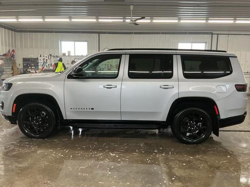 2023 Jeep Wagoneer Series II Carbide 4x4
