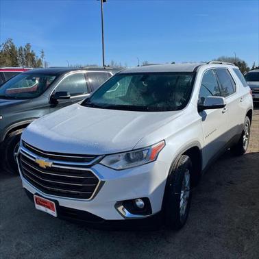 Iridescent Pearl Tricoat 2020 Chevrolet Traverse LT Cloth