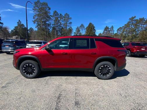 Radiant Red Tintcoat 2026 Chevrolet Traverse AWD Z71