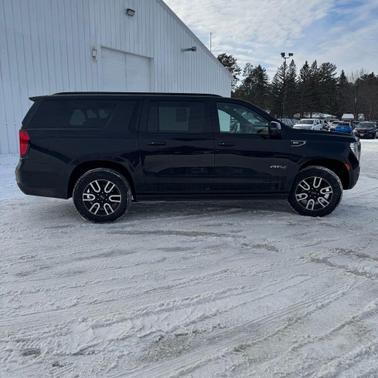 2023 GMC Yukon XL 4WD AT4