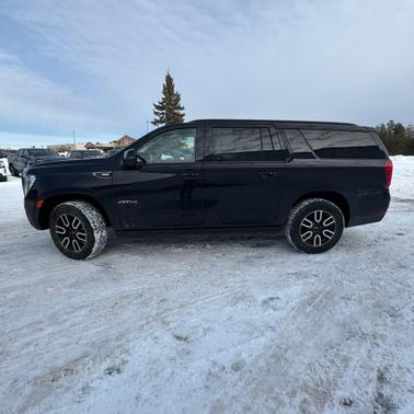 2023 GMC Yukon XL 4WD AT4