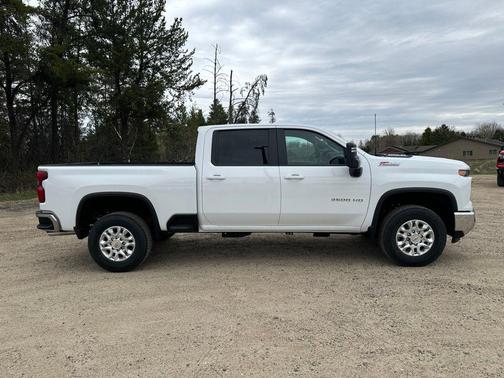 Summit White 2026 Chevrolet Silverado 3500 LT