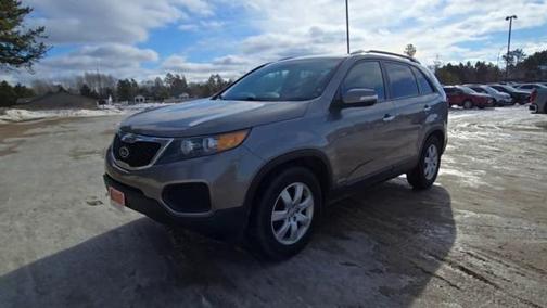 Titanium Silver 2013 Kia Sorento LX