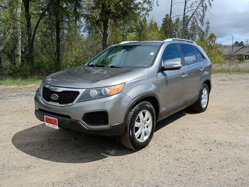 Titanium Silver 2013 Kia Sorento LX