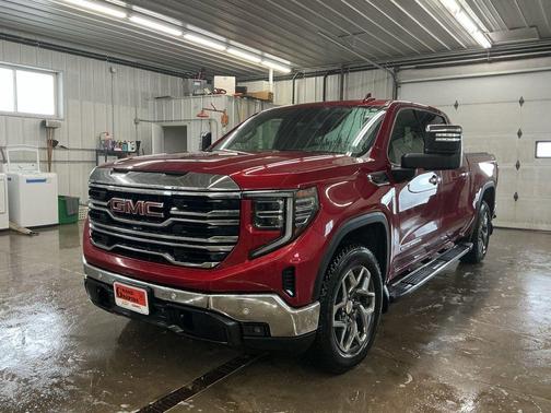 2024 GMC Sierra 1500 SLT