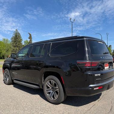 Diamond Black Crystal Pearl 2023 Jeep Wagoneer Series II