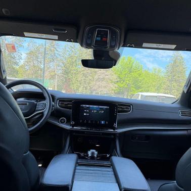 Diamond Black Crystal Pearl 2023 Jeep Wagoneer Series II