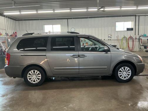 2012 Kia Sedona LX