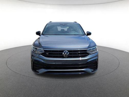 Platinum Grey 2022 Volkswagen Tiguan 2.0T SE R-Line Black 4MOTION