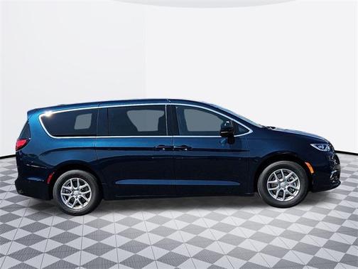 2025 Chrysler Pacifica L