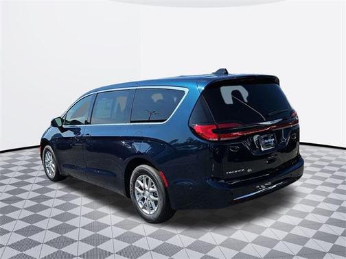 2025 Chrysler Pacifica L
