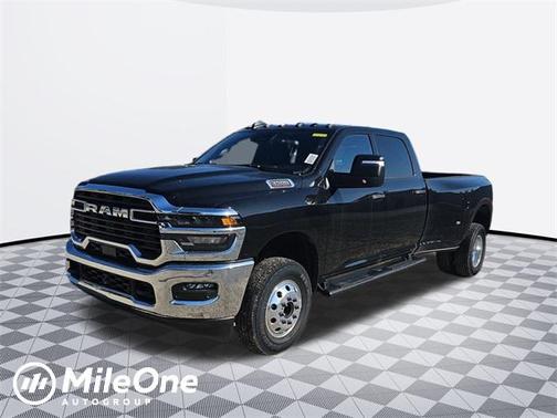 2025 RAM 3500 Tradesman Crew Cab 4x4 8' Box