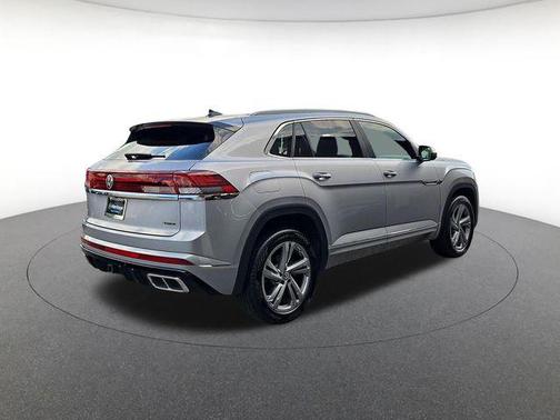 Silver Mist Metallic 2024 Volkswagen Atlas Cross Sport 2.0T SEL