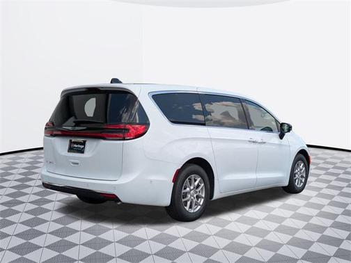 2025 Chrysler Pacifica L