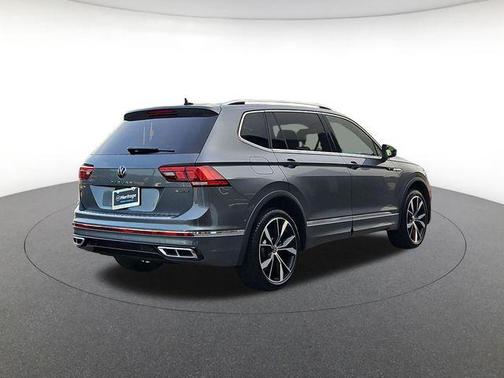 -Select- 2024 Volkswagen Tiguan 2.0T SEL R-Line 4MOTION