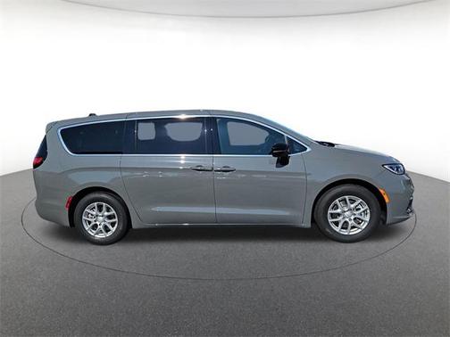 2025 Chrysler Pacifica L