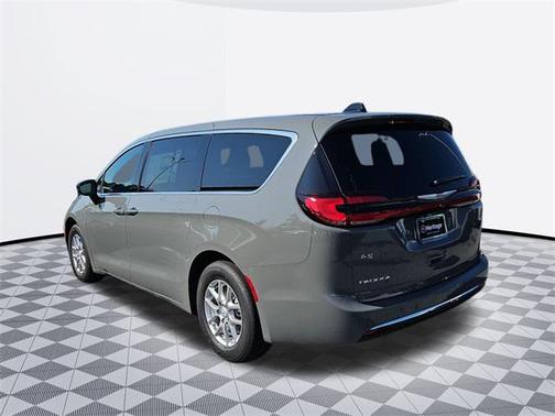 2025 Chrysler Pacifica L