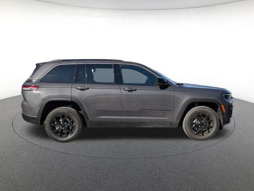 2026 Jeep Grand Cherokee Altitude