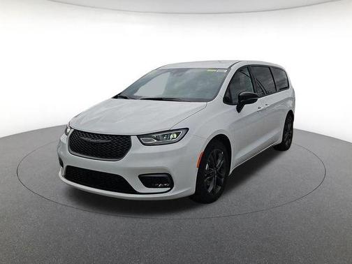 2026 Chrysler Pacifica L