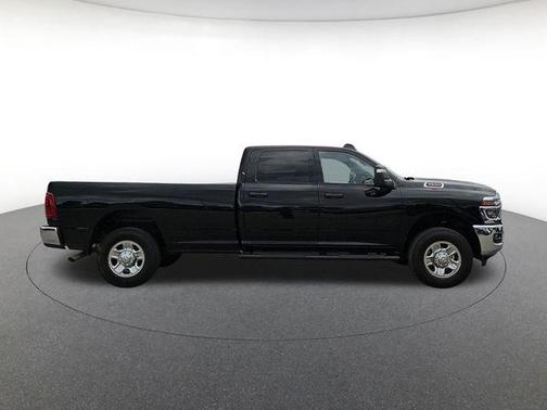 Diamond Black Crystal Pearlcoat 2026 RAM 3500 Tradesman Crew Cab 4x4 8' Box