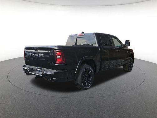 Diamond Black Crystal Pearlcoat 2026 RAM 1500 Big Horn/Lone Star
