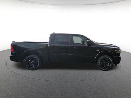 Diamond Black Crystal Pearlcoat 2026 RAM 1500 Big Horn/Lone Star