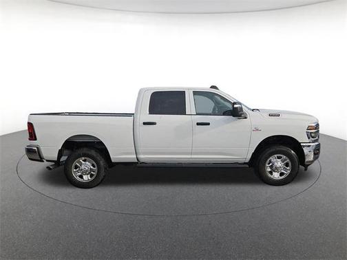 2026 RAM 2500 Tradesman Crew Cab 4x4 6'4' Box