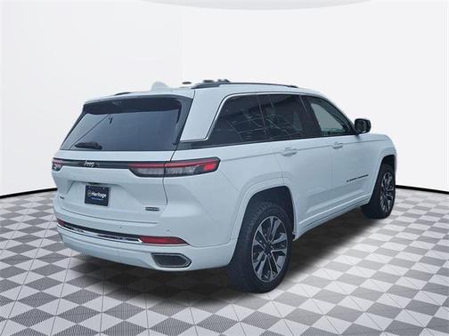 2022 Jeep Grand Cherokee Overland