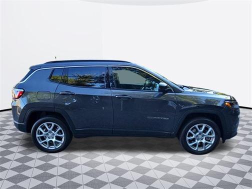 2024 Jeep Compass Latitude Lux