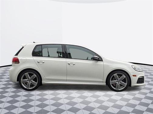 2013 Volkswagen Golf R 4-Door w/DCC & Navigation