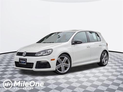 2013 Volkswagen Golf R 4-Door w/DCC & Navigation