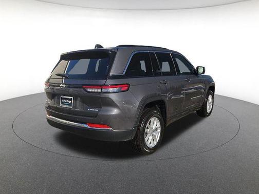 Baltic Gray Metallic Clearcoat 2026 Jeep Grand Cherokee Altitude