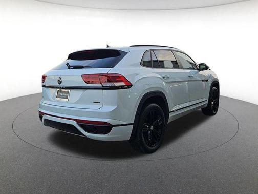 White 2023 Volkswagen Atlas Cross Sport 2.0T SEL