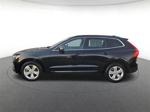 2022 Volvo XC60 B5 Momentum