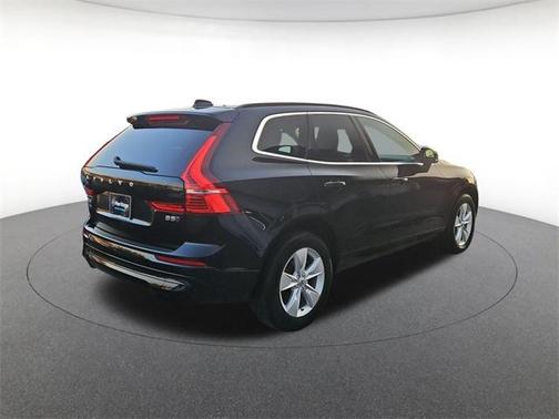 2022 Volvo XC60 B5 Momentum