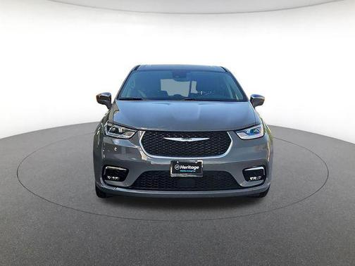 Ceramic Gray Clearcoat 2022 Chrysler Pacifica Hybrid Limited