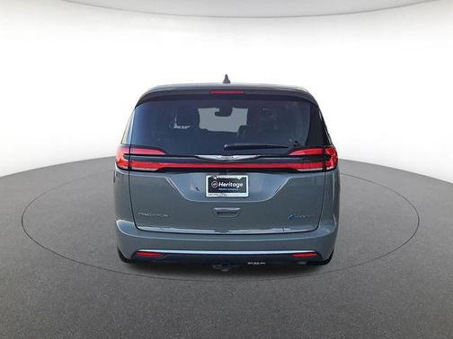 Ceramic Gray Clearcoat 2022 Chrysler Pacifica Hybrid Limited
