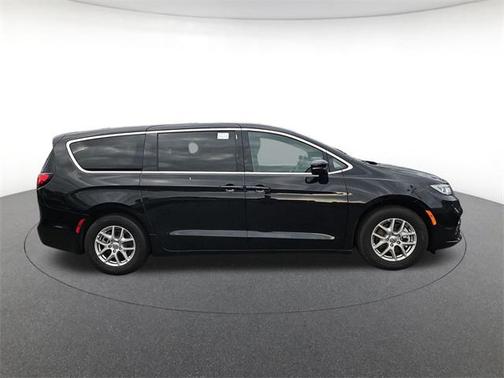 2025 Chrysler Pacifica L