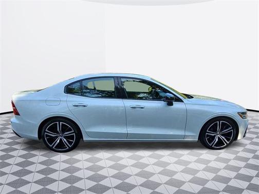 2021 Volvo S60 T5 R-Design