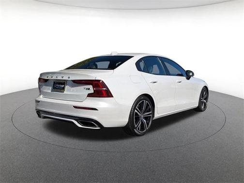 2021 Volvo S60 T5 R-Design