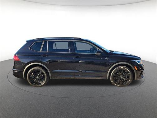 2022 Volkswagen Tiguan 2.0T SE R-Line Black 4MOTION