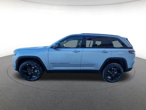 Silver Zynith 2026 Jeep Grand Cherokee Limited