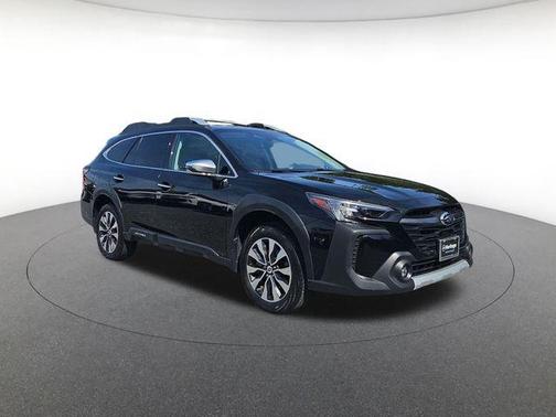 Crystal Black Silica 2023 Subaru Outback Touring XT
