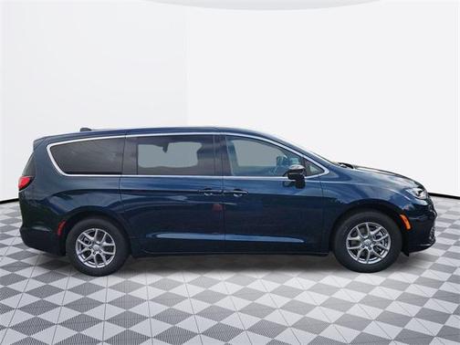 2025 Chrysler Pacifica L