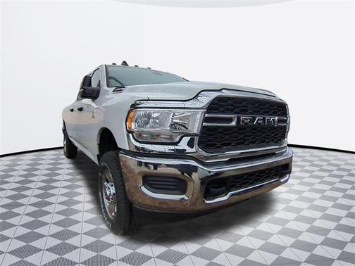 2024 RAM 2500 Tradesman Crew Cab 4x4 8' Box
