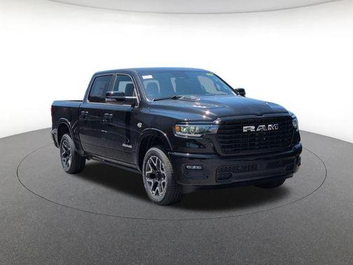Diamond Black Crystal Pearlcoat 2026 RAM 1500 Laramie