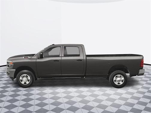 2025 RAM 3500 Big Horn Crew Cab 4x4 8' Box