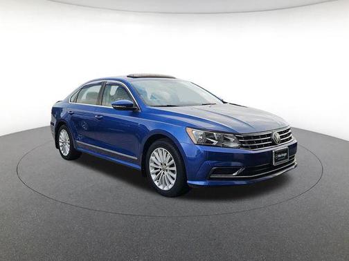 Reef Blue Metallic 2016 Volkswagen Passat 1.8T SE