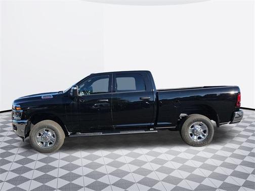 2025 RAM 2500 Tradesman Crew Cab 4x4 6'4' Box