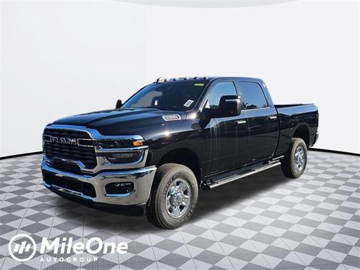 2025 RAM 2500 Tradesman Crew Cab 4x4 6'4' Box